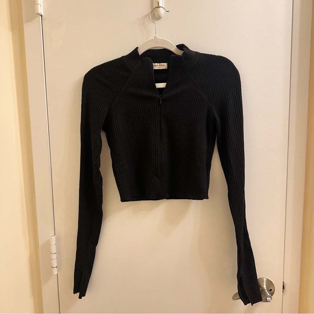 NWOT Staple & Hue Long Sleeve Quarter Zip Crop Top in Black size Medium